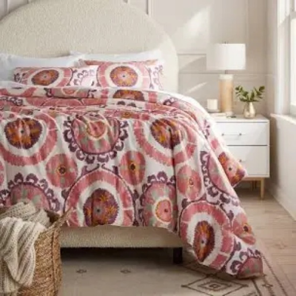 NEW Threshold Suzani Printed Boho Comforter and Sham Set Floral King Size Cozy
